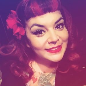 Meet your Posher, Rebekah